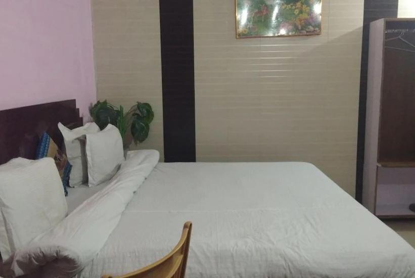 Hotel Surya Lake View ナイニタール エクステリア 写真