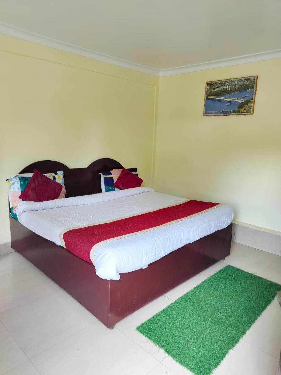 Hotel Surya Lake View ナイニタール エクステリア 写真