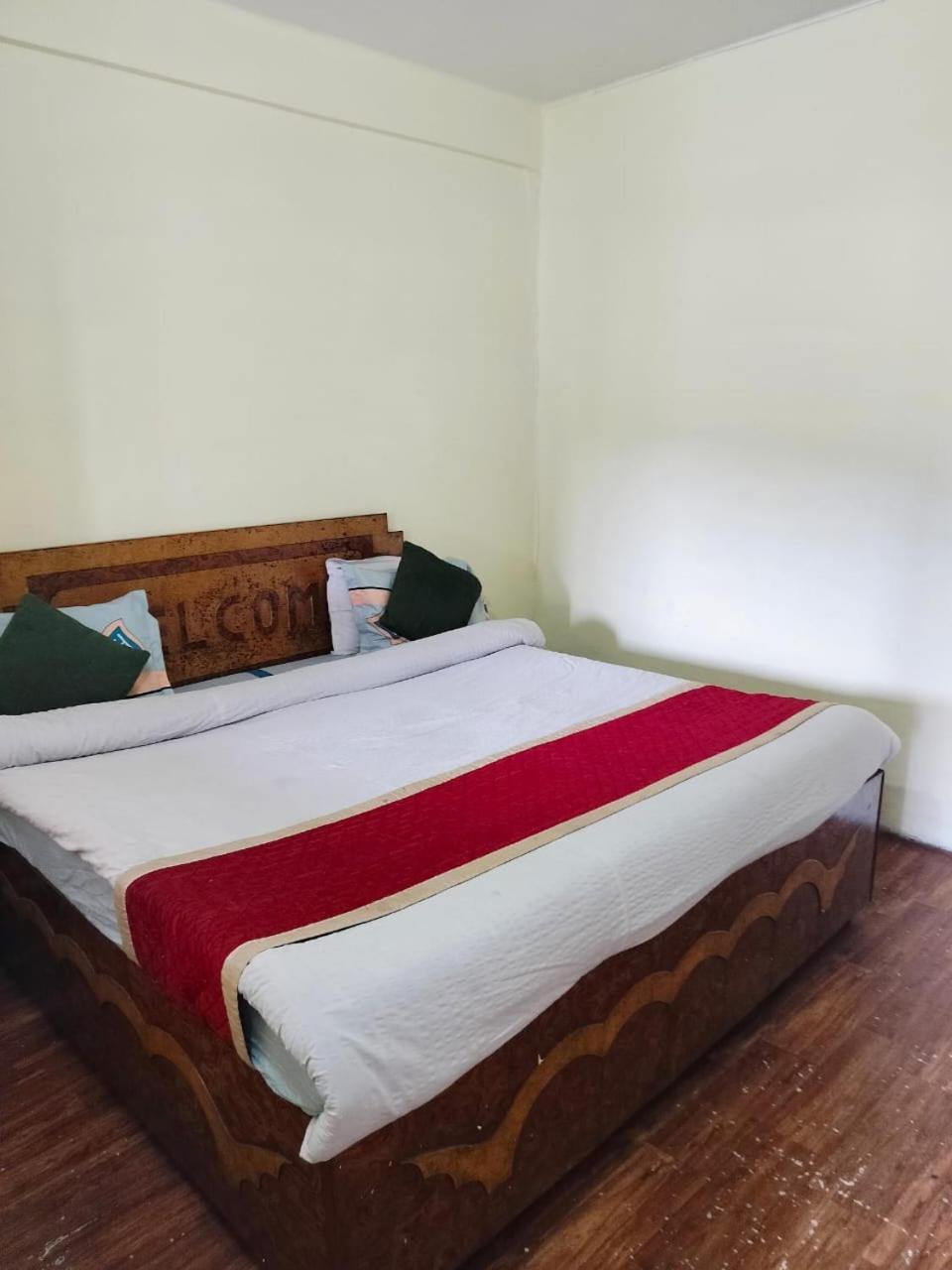 Hotel Surya Lake View ナイニタール エクステリア 写真