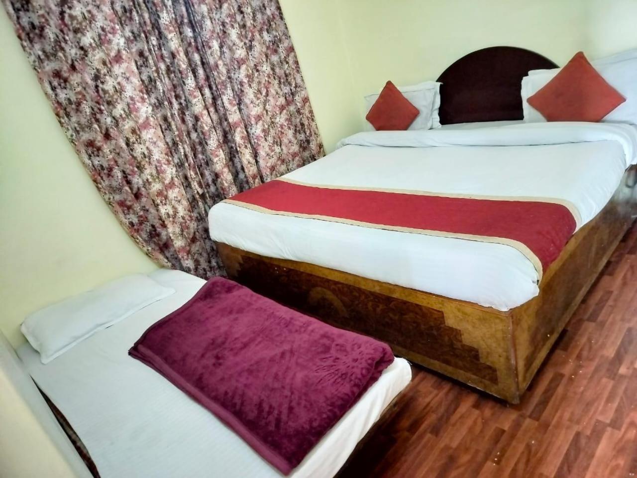 Hotel Surya Lake View ナイニタール エクステリア 写真
